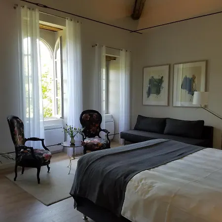 Oh, Le Chateau! Bed & Breakfast