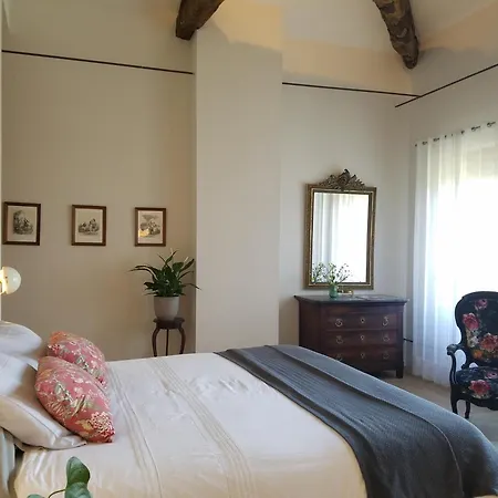 Oh, Le Chateau! Bed & Breakfast 3*