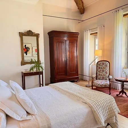 Oh, Le Chateau! Bed & Breakfast 3*