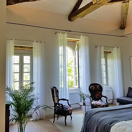 Oh, Le Chateau! Frühstückspension 3*