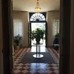 Oh, Le Chateau! Bed and Breakfast 3*