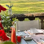 Bed & Breakfast Oh, Le Chateau! Almayrac