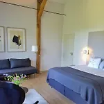 Oh, Le Chateau! Bed and Breakfast