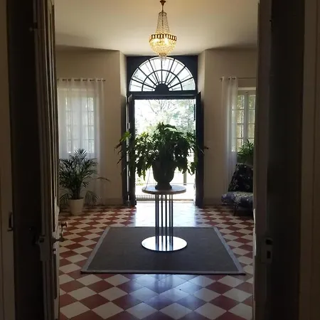 Oh, Le Chateau! Bed & Breakfast *
