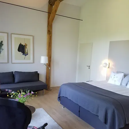 Oh, Le Chateau! Bed & Breakfast