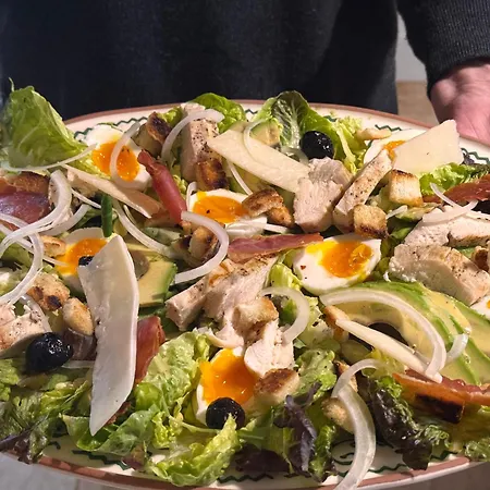 Oh, Le Chateau! فندق مبيت وإفطار Almayrac