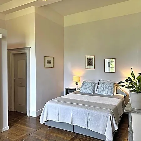 Nocleg ze śniadaniem Oh, Le Chateau! 3*