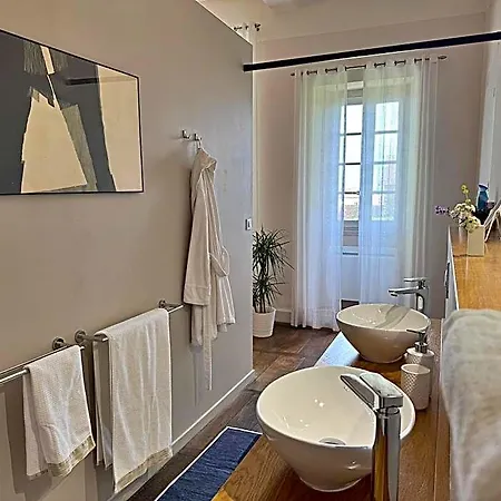 Oh, Le Chateau! Nocleg ze śniadaniem